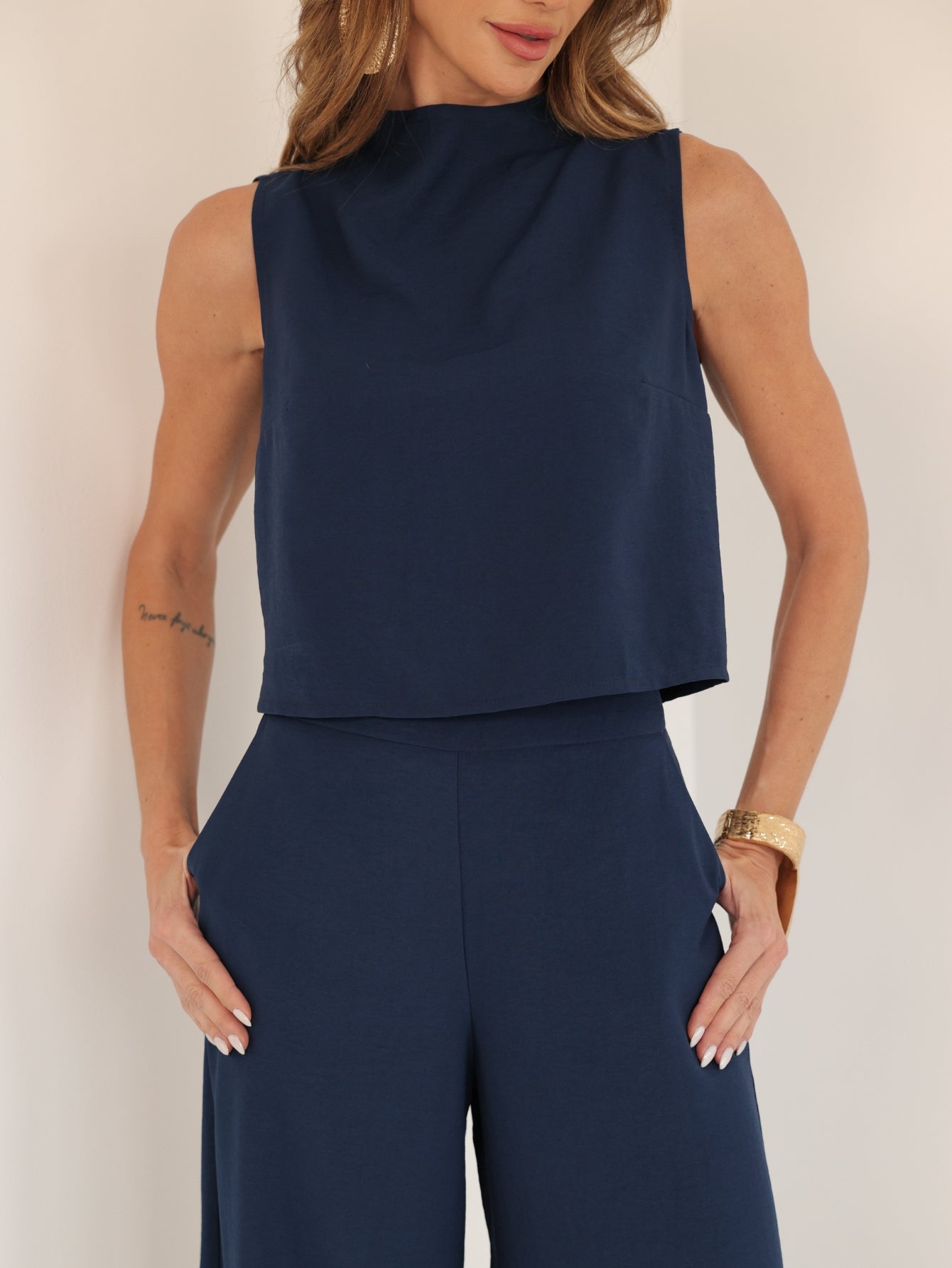 Conjunto Alfaiataria Calça Pantalona e Blusa Regata Hope