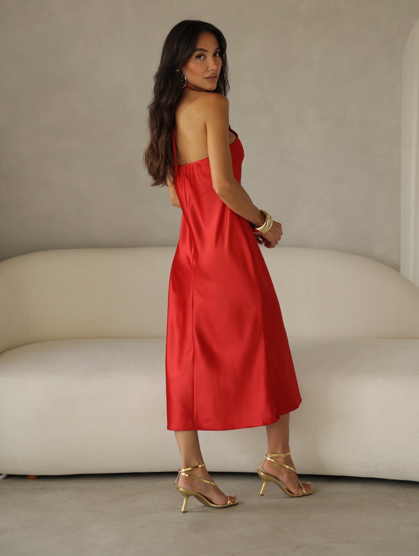 Vestido midi acetinado Sleep dress elegante e confortável Wendy