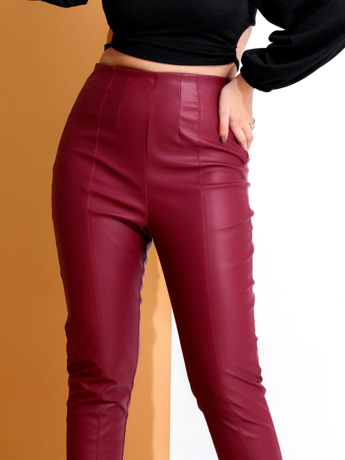 Calça Couro Skinny Montaria Soho