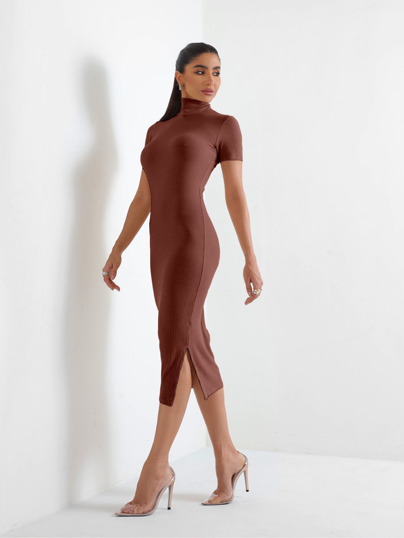 Vestido Midi Gola Alta Canelado com Fenda Lateral Cacharrel Mariah