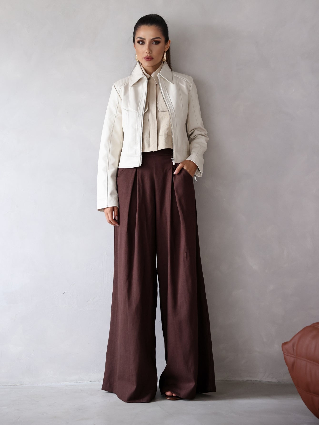 Calça Pantalona de Linho Cintura Alta com Elástico e Bolso Lateral Carmela