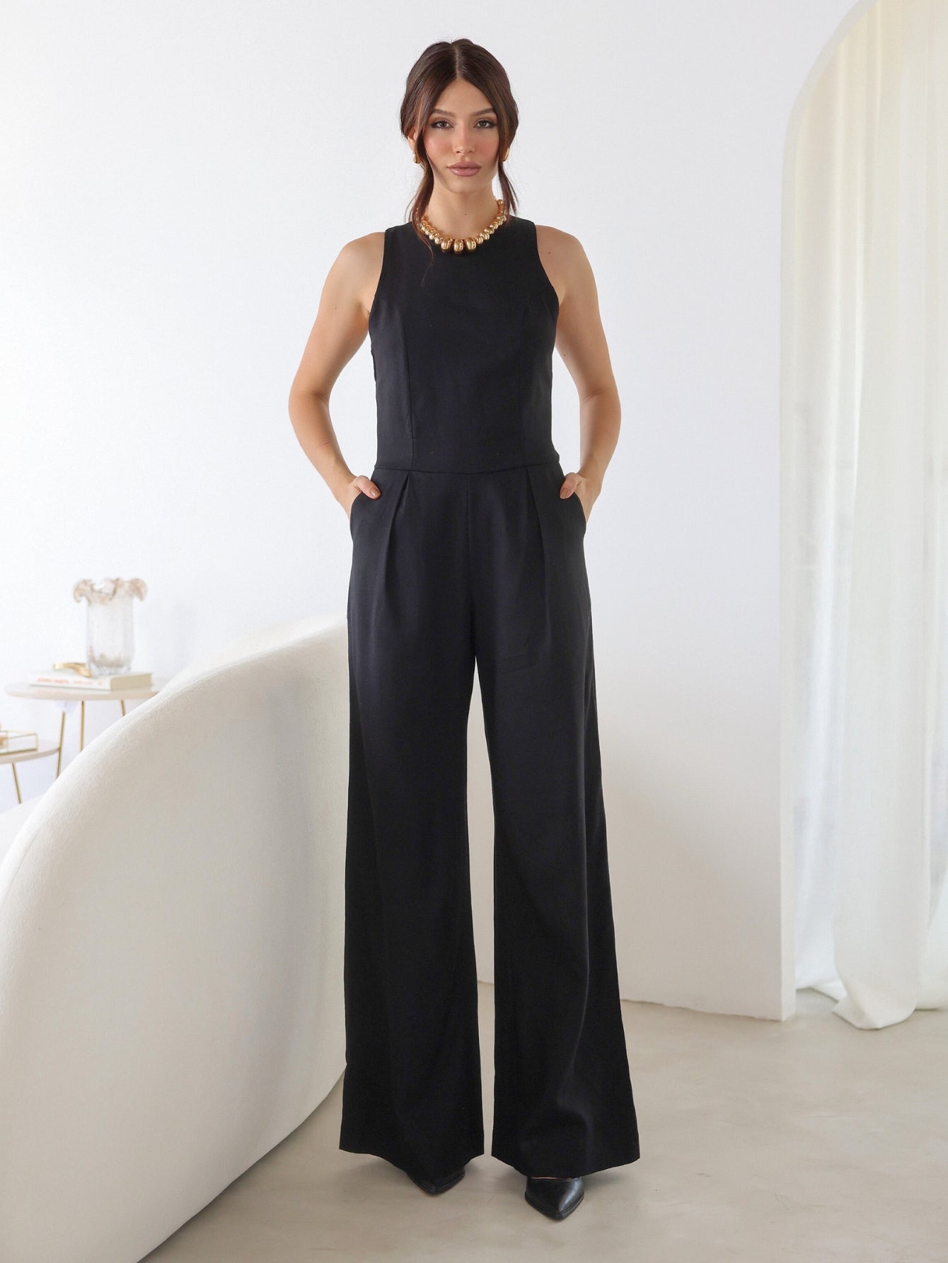 Macacão de Linho Sem Mangas Bolso Lateral Zíper nas Costas Debora