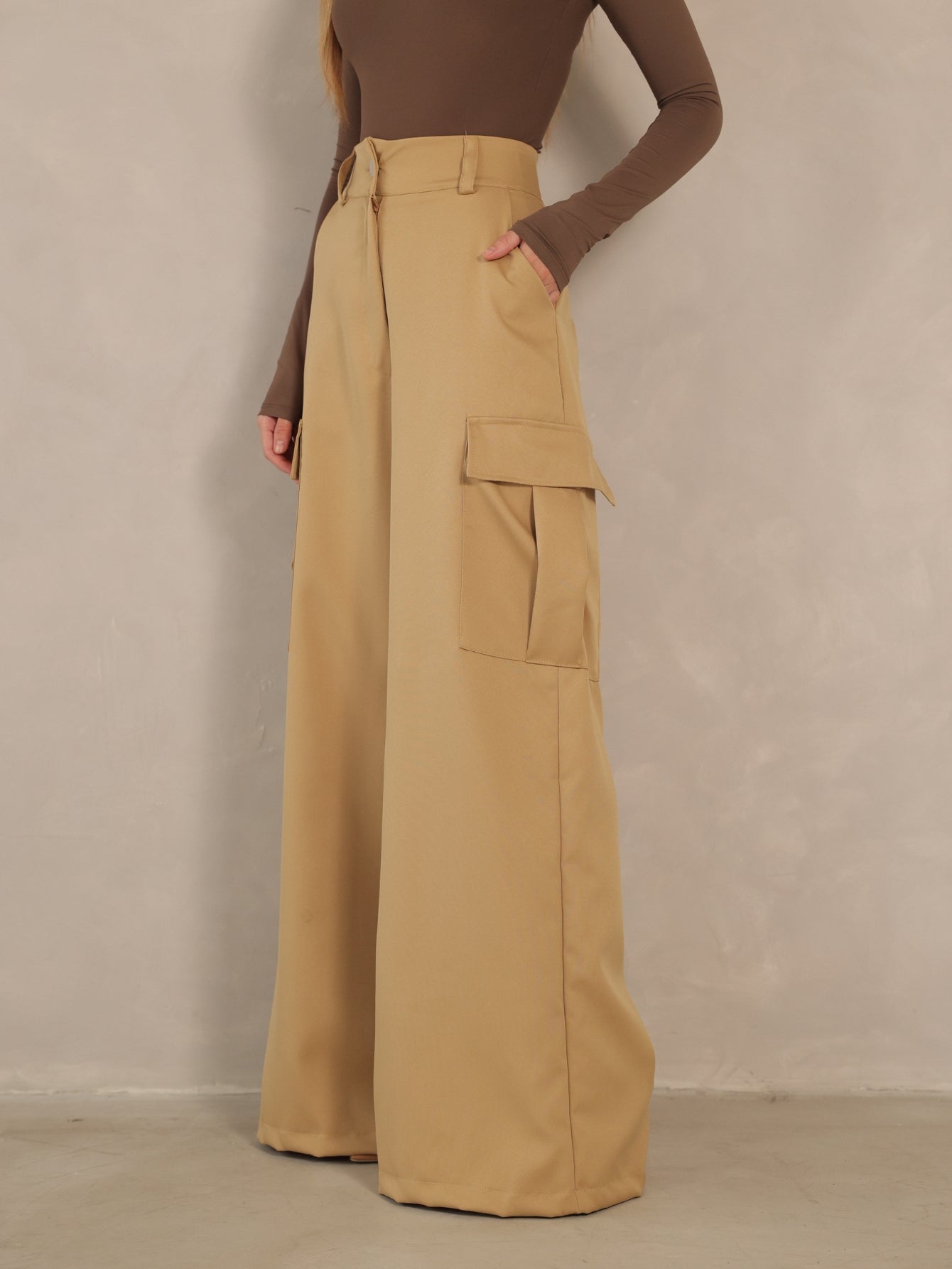 Calça Cargo Pantalona Alfaiataria  Raquel