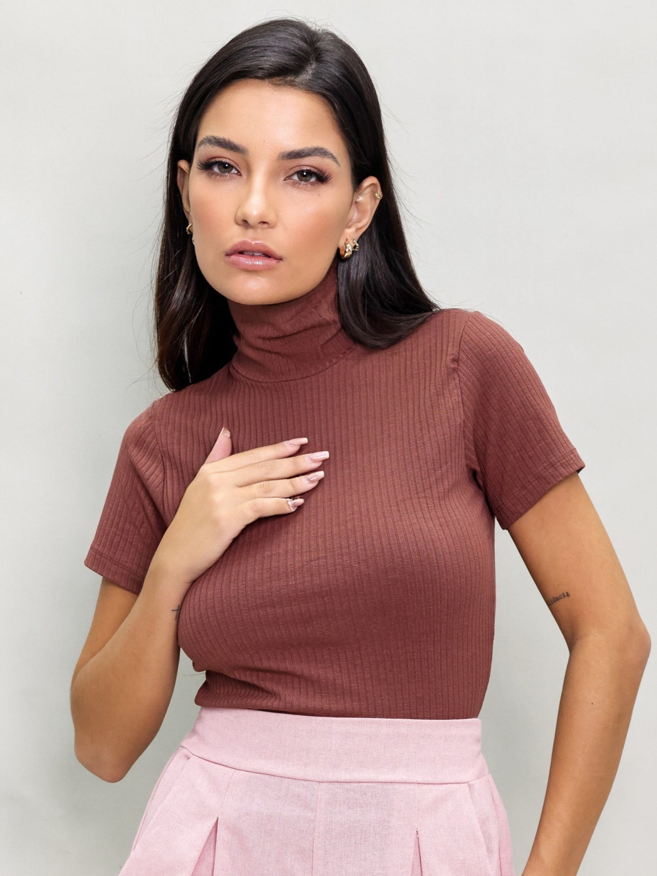 Blusa Manga Curta Canelada Gola alta Cacharrel