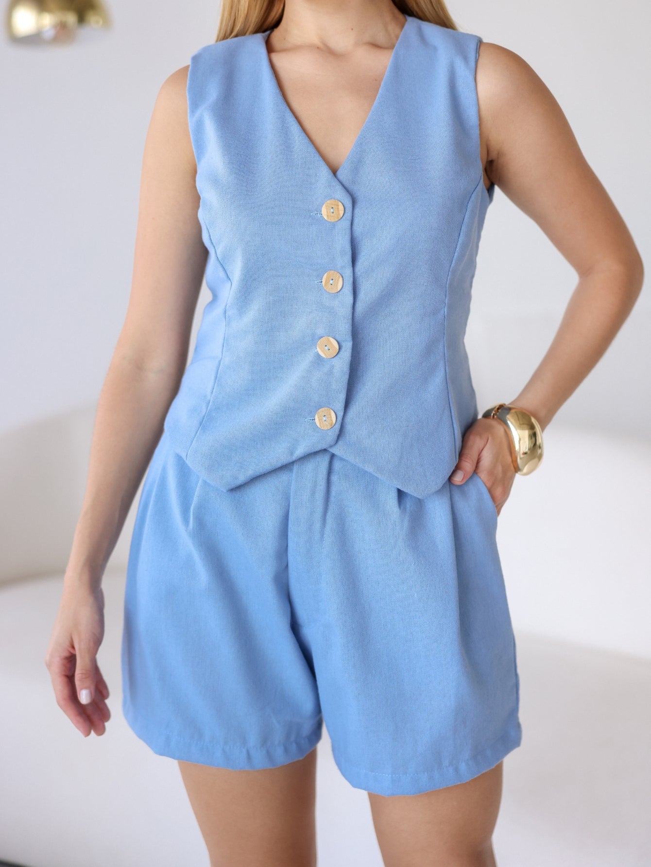 Conjunto de Linho Colete com Botões e Shorts com Bolsos Laterais - Karen