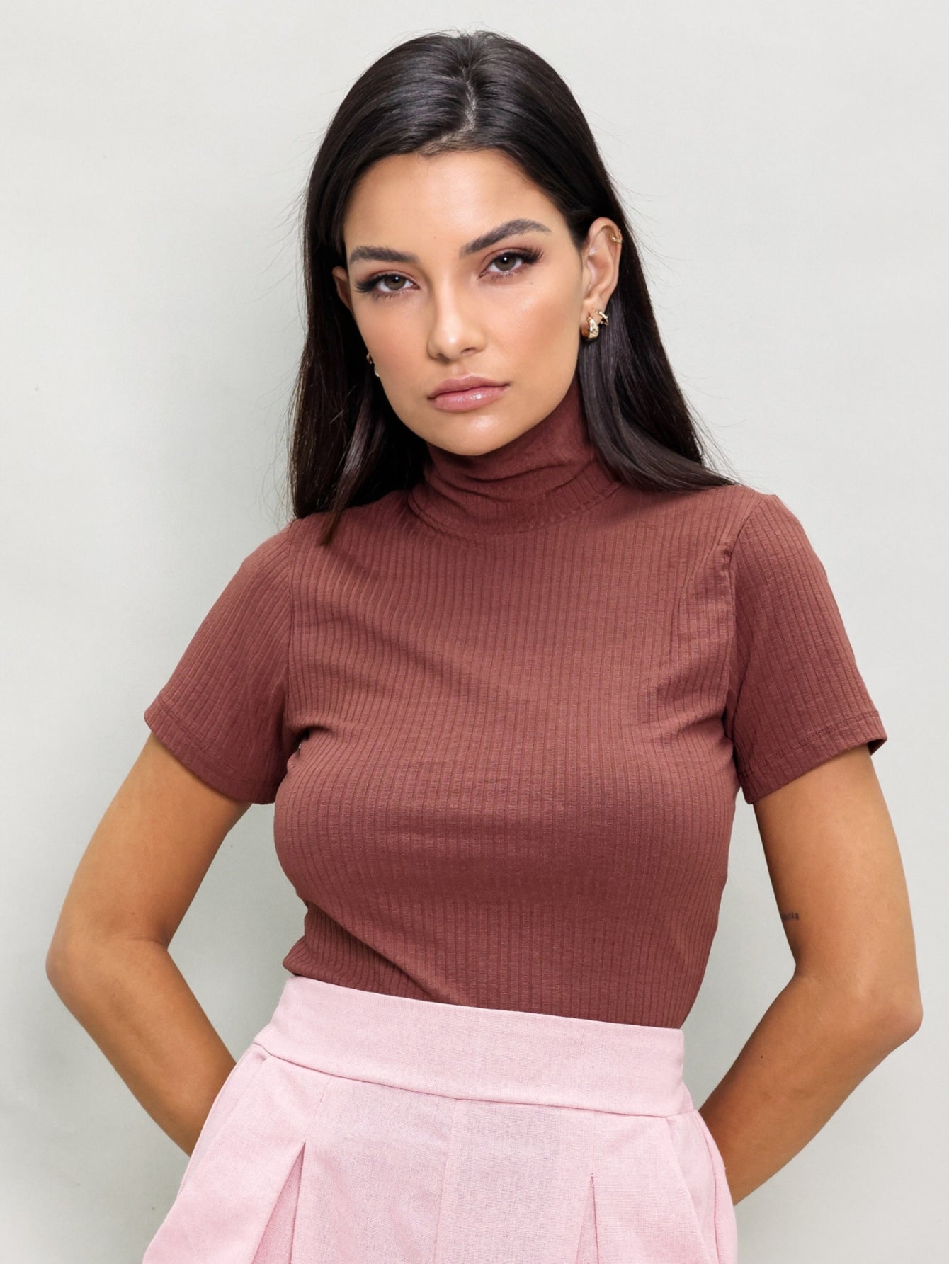 Blusa Manga Curta Canelada Gola alta Cacharrel