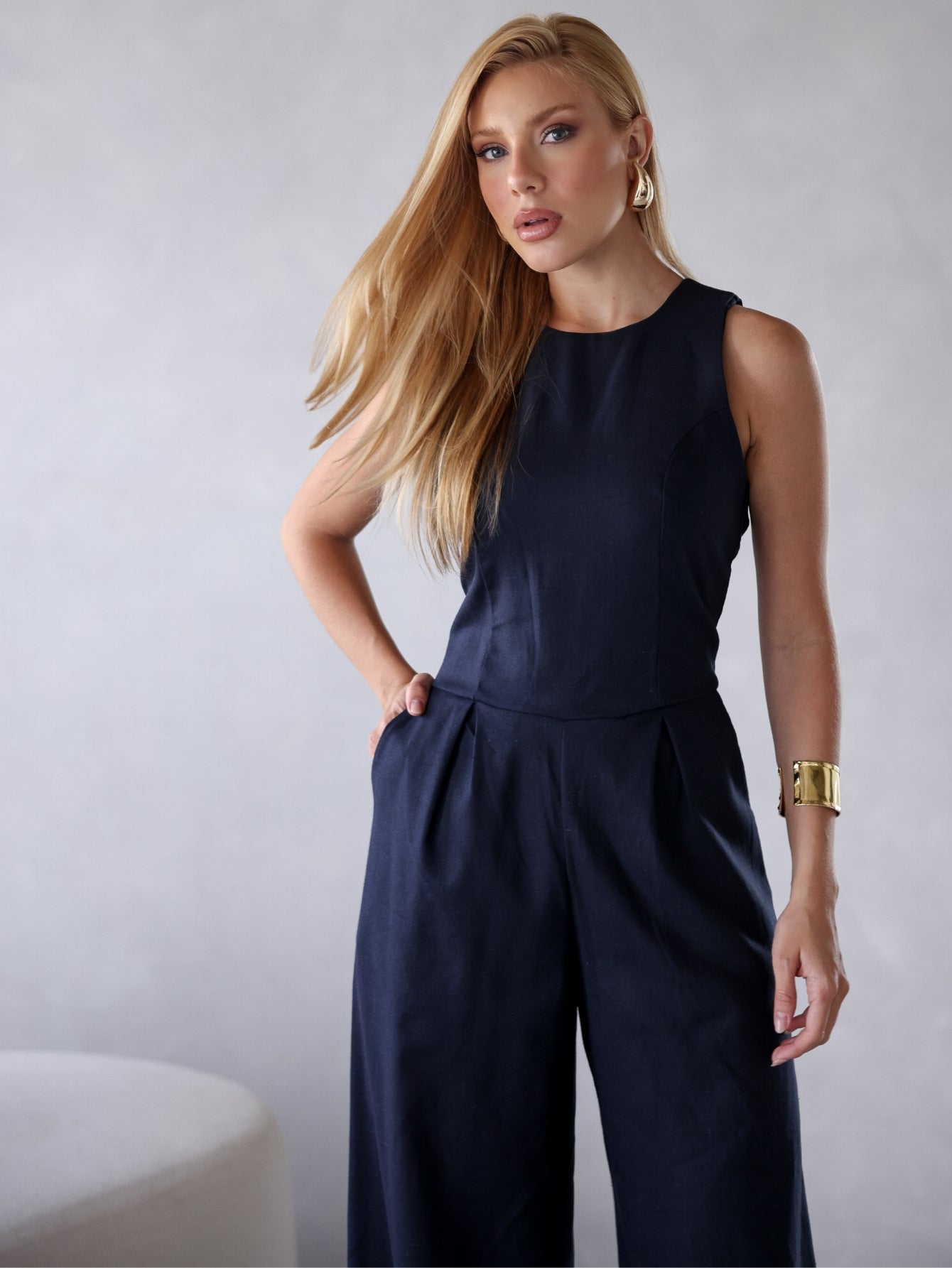 Macacão de Linho Sem Mangas Bolso Lateral Zíper nas Costas Debora