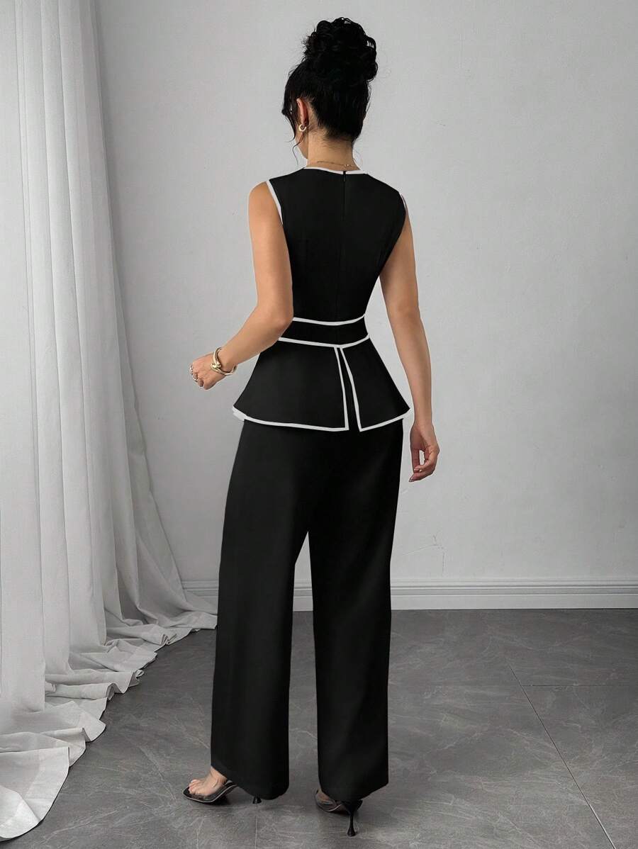 Modelyn Macacão Feminino com Recorte Contrastante e Barra Assimétrica sem Manga