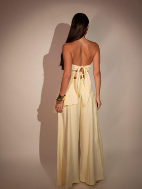 Conjunto Feminino Rosa com Calça Pantalona e Blusa Tomara que Caia Peplum Assimétrico em Tecido Marrant Elegante