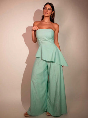 Conjunto Feminino Rosa com Calça Pantalona e Blusa Tomara que Caia Peplum Assimétrico em Tecido Marrant Elegante