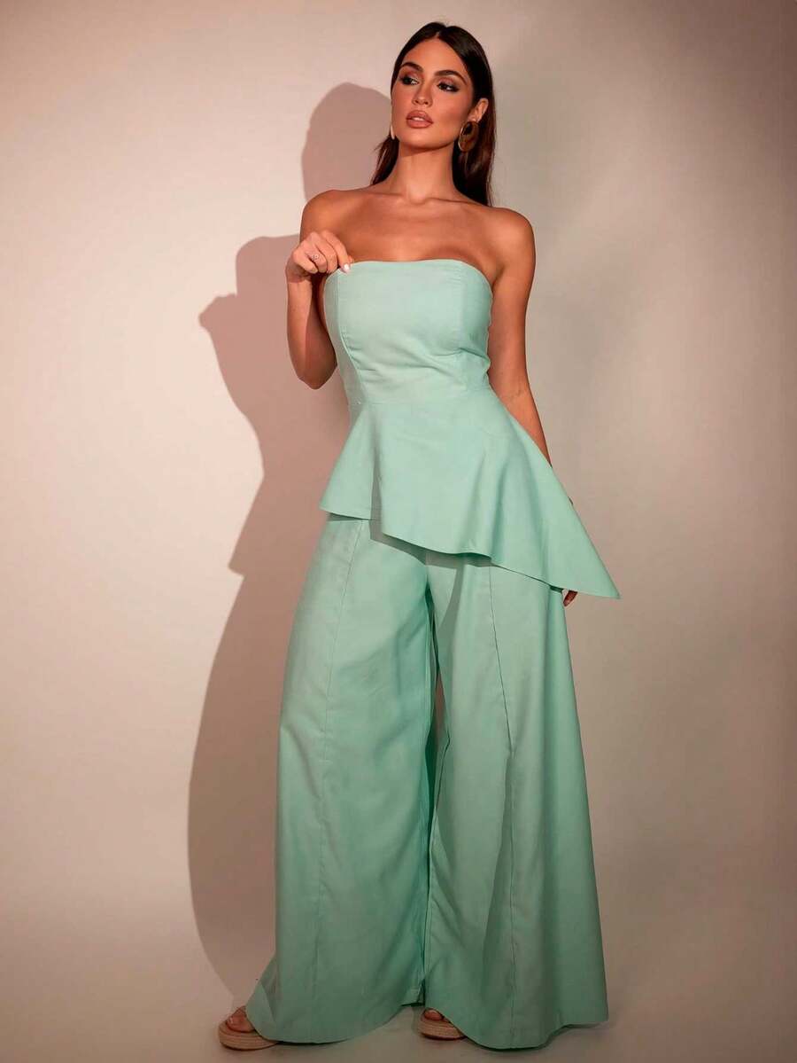 Conjunto Feminino Rosa com Calça Pantalona e Blusa Tomara que Caia Peplum Assimétrico em Tecido Marrant Elegante