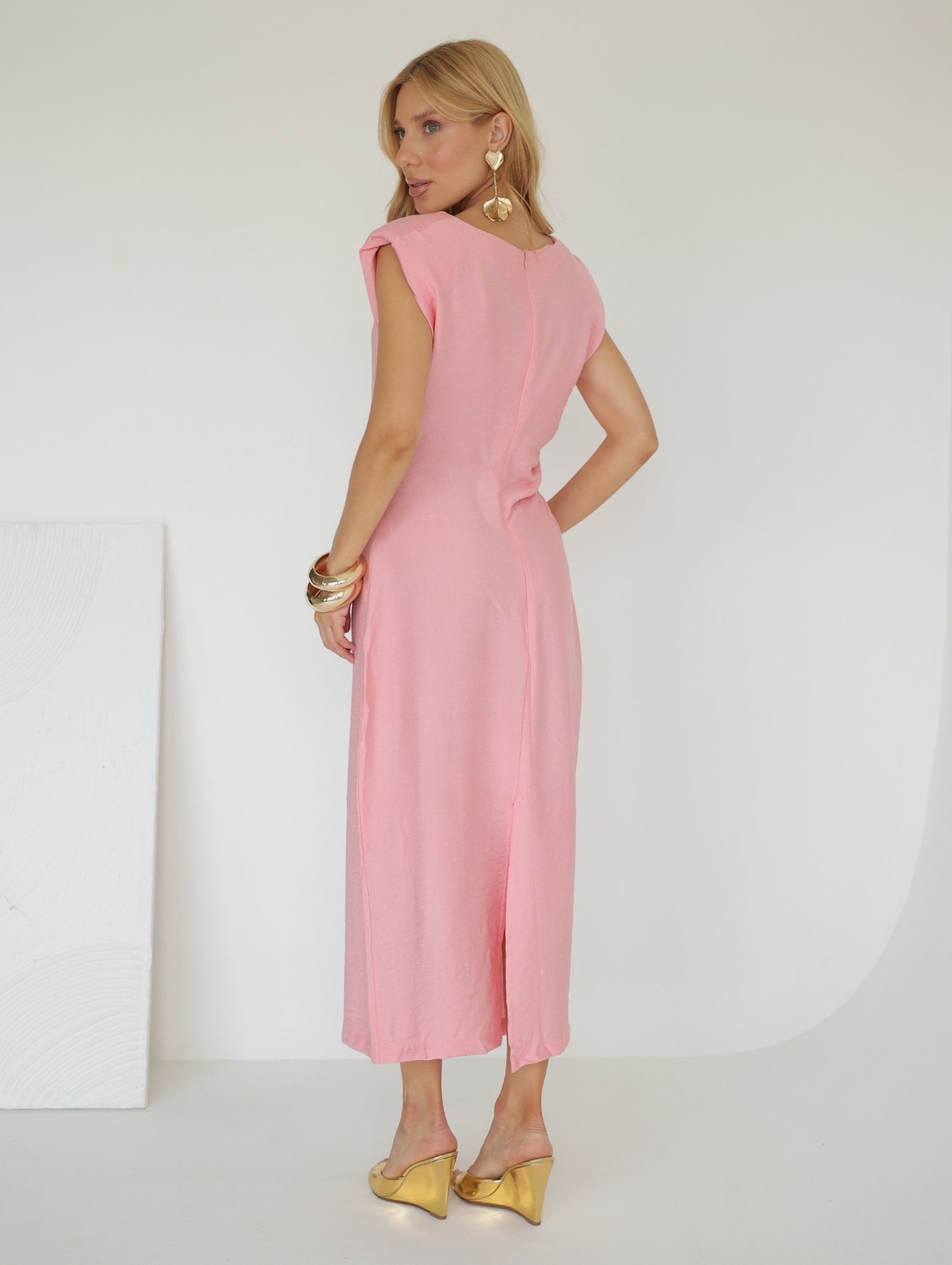 Vestido com Ombreiras e Drapeado na Cintura Ofelia