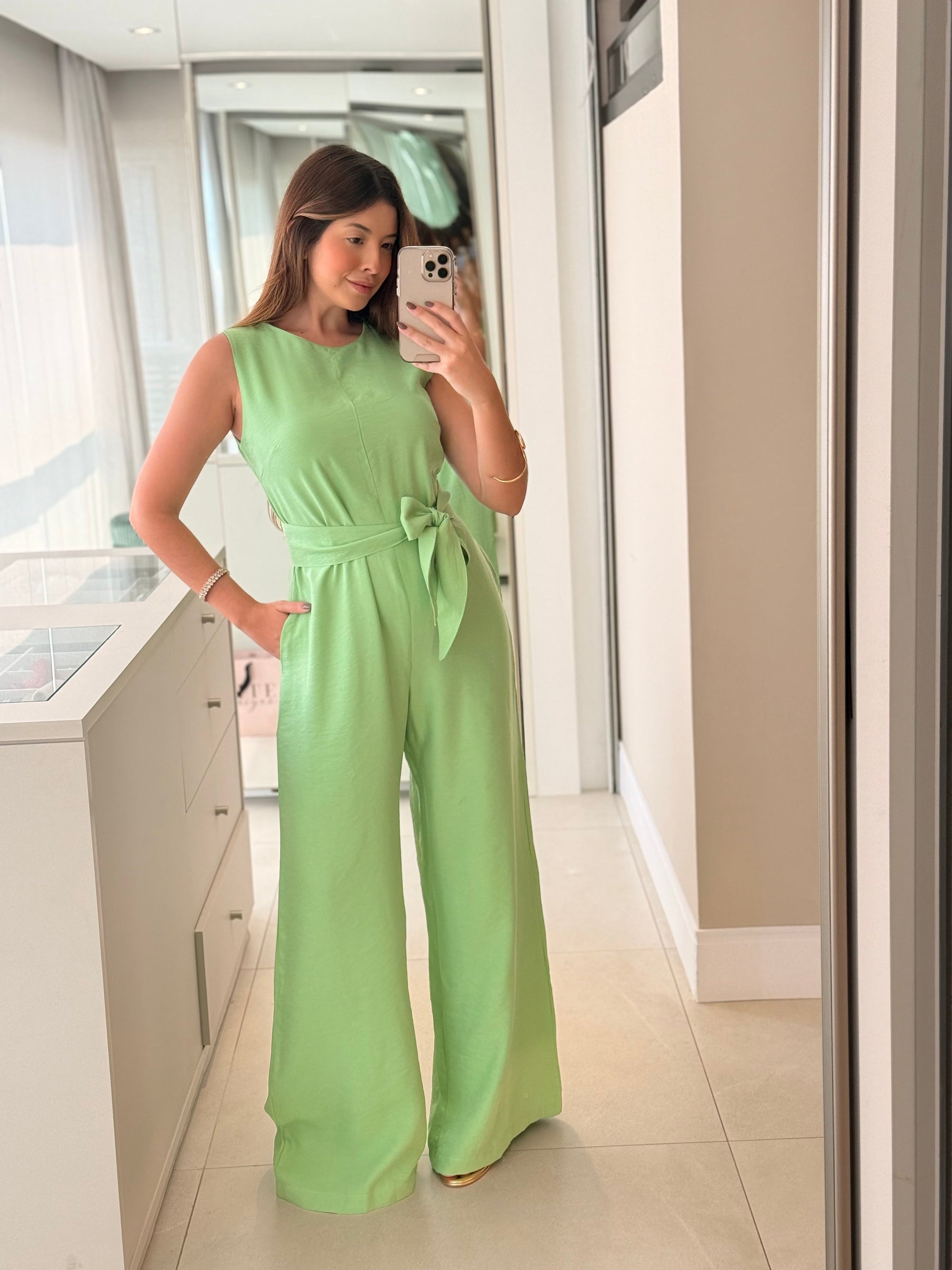 Macacão Pantalona Feminino Alfaiataria com Amarração Sandra