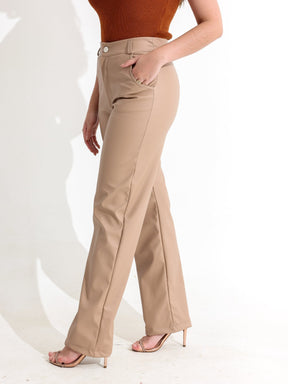 Calça Reta Feminina em Couro Sintético Jaque