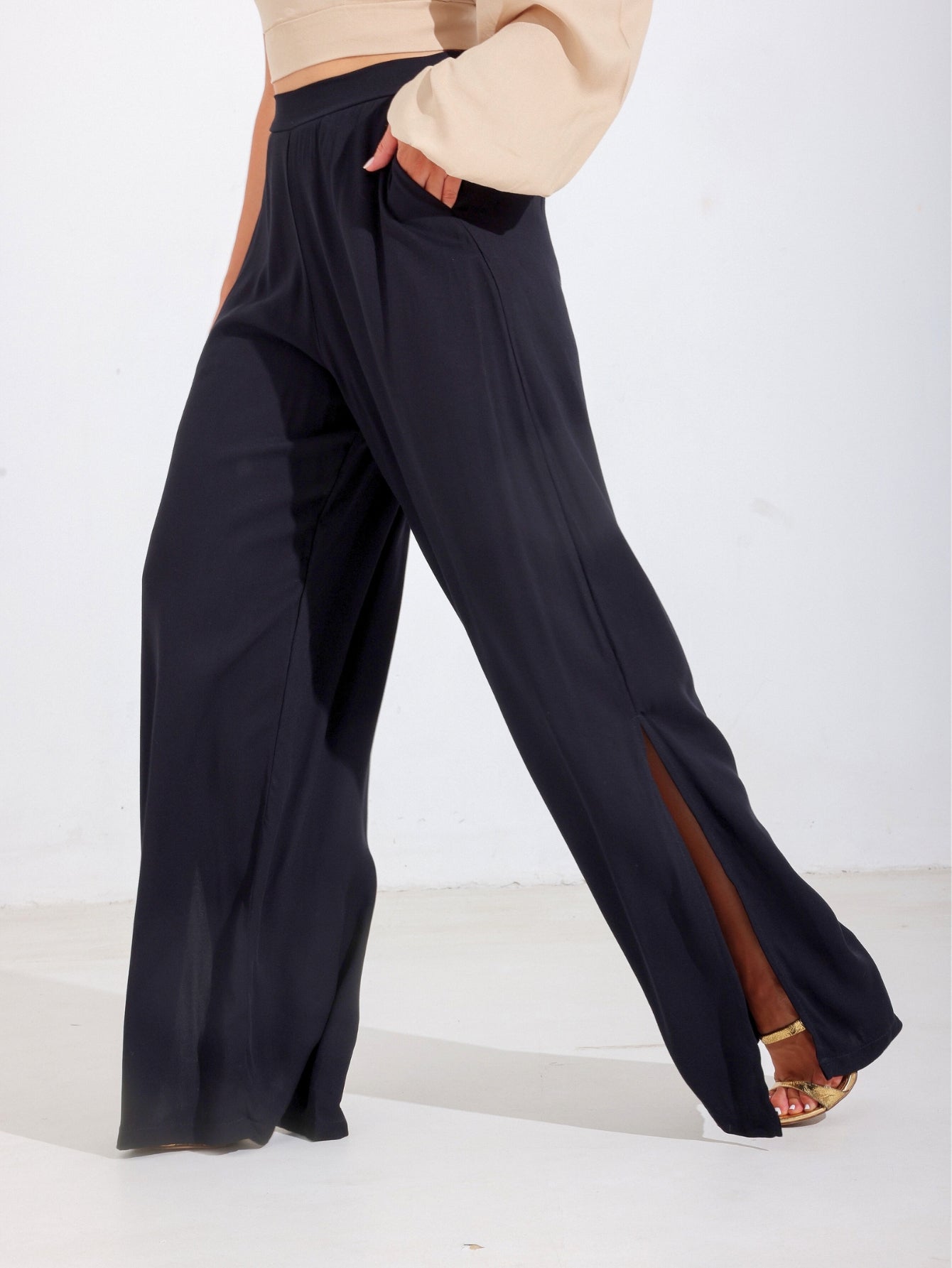 Calça Alfaiataria Reta com Fenda Lateral – Natalie