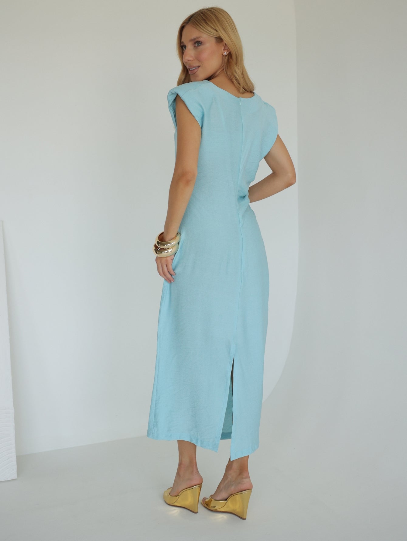 Vestido com Ombreiras e Drapeado na Cintura Ofelia