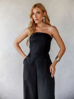 Macacão Alfaiataria tomara que caia calca reta Cecília