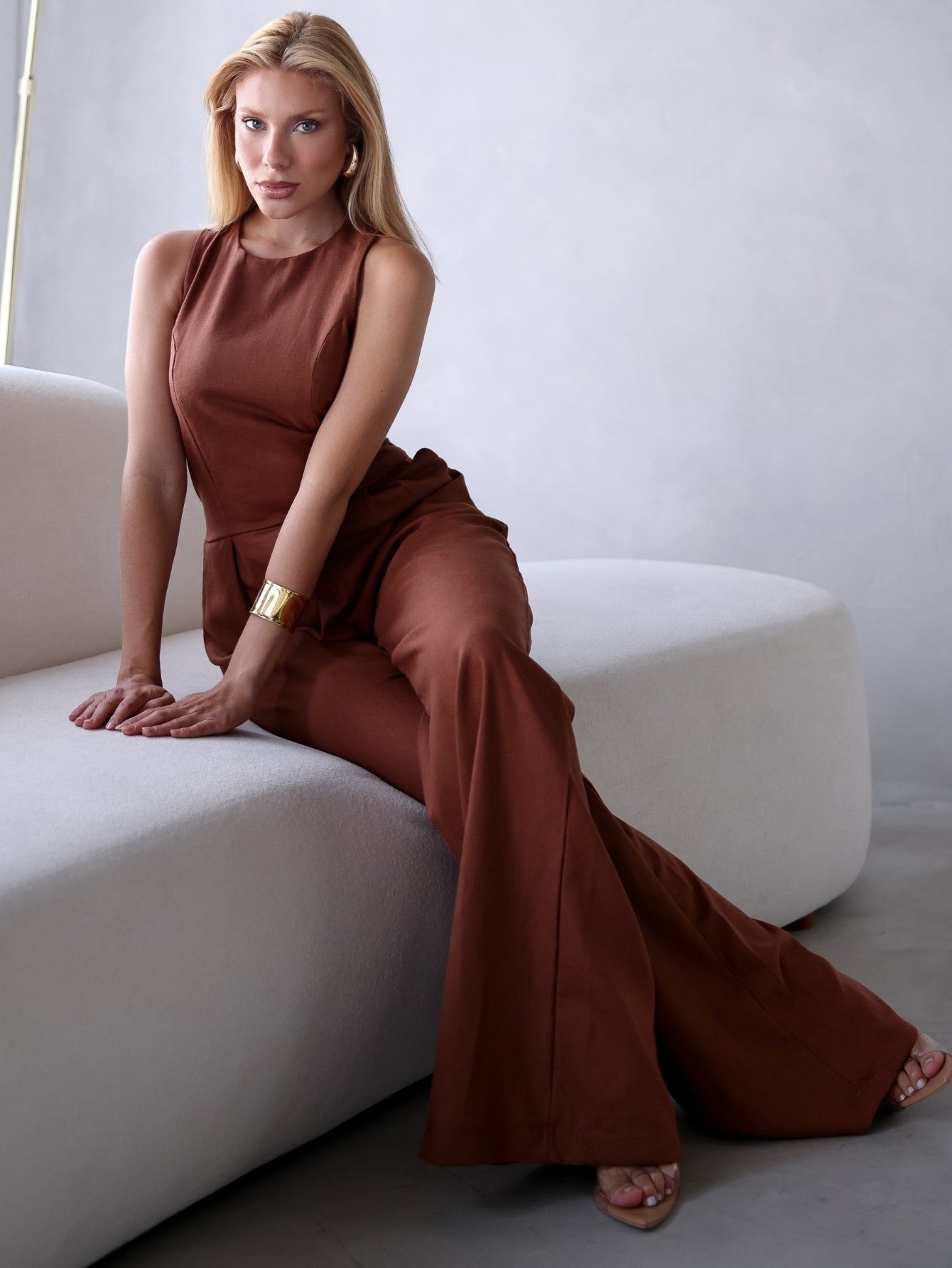 Macacão de Linho Sem Mangas Bolso Lateral Zíper nas Costas Debora