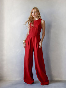 Macacão Feminino Alfaiataria Débora com Bolsos Laterais e Zíper nas Costas