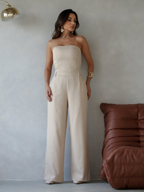 Macacão Alfaiataria tomara que caia calca reta Cecília