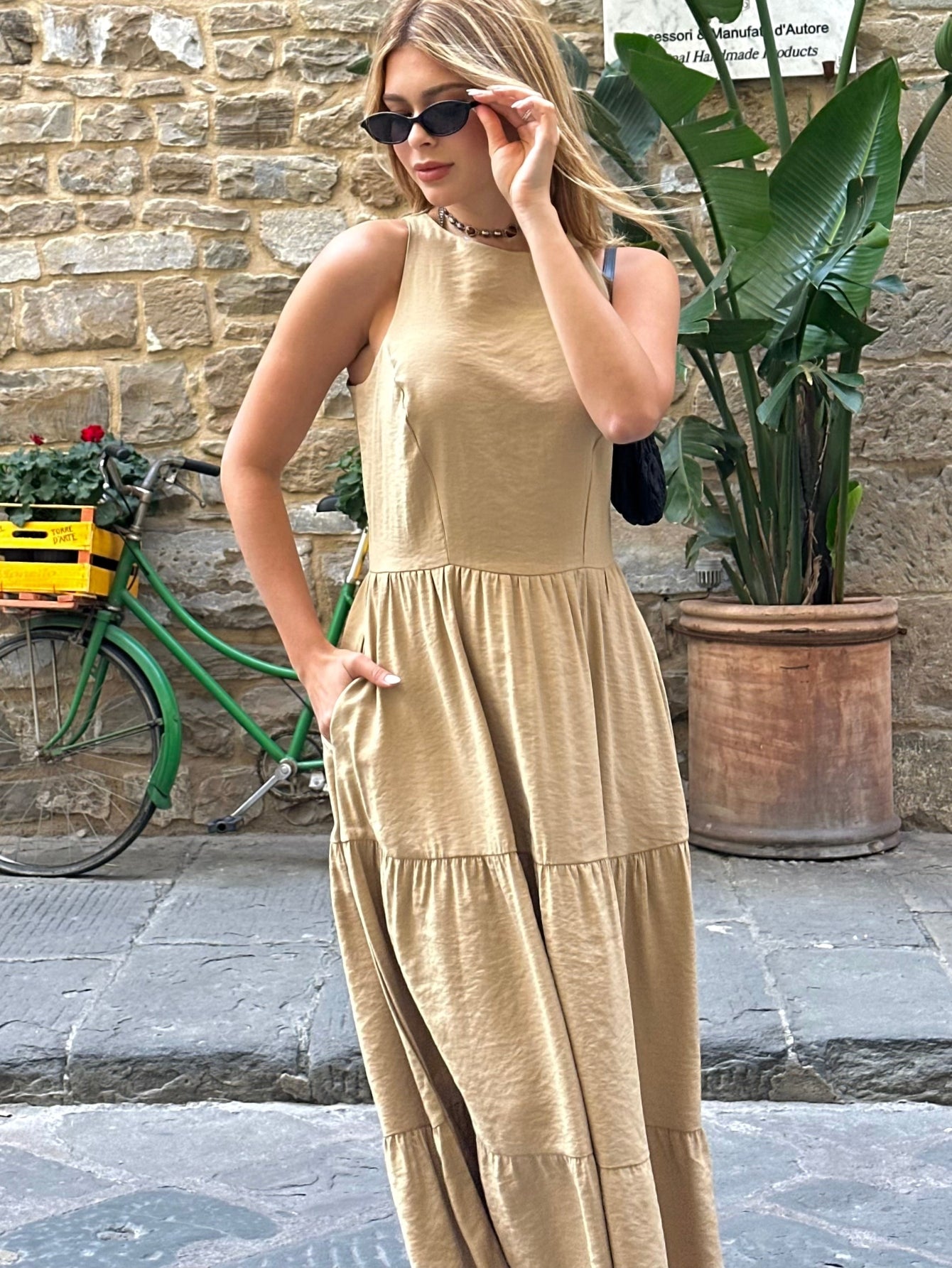 Vestido Longo Alfaiataria Sem Manga Zíper nas Costas Flora