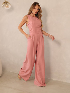 Macacão Feminino Alfaiataria Débora com Bolsos Laterais e Zíper nas Costas