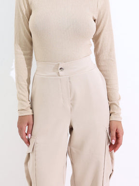 Calça Cargo Alfaiataria Clássica Cintura Média com Bolsos Renata