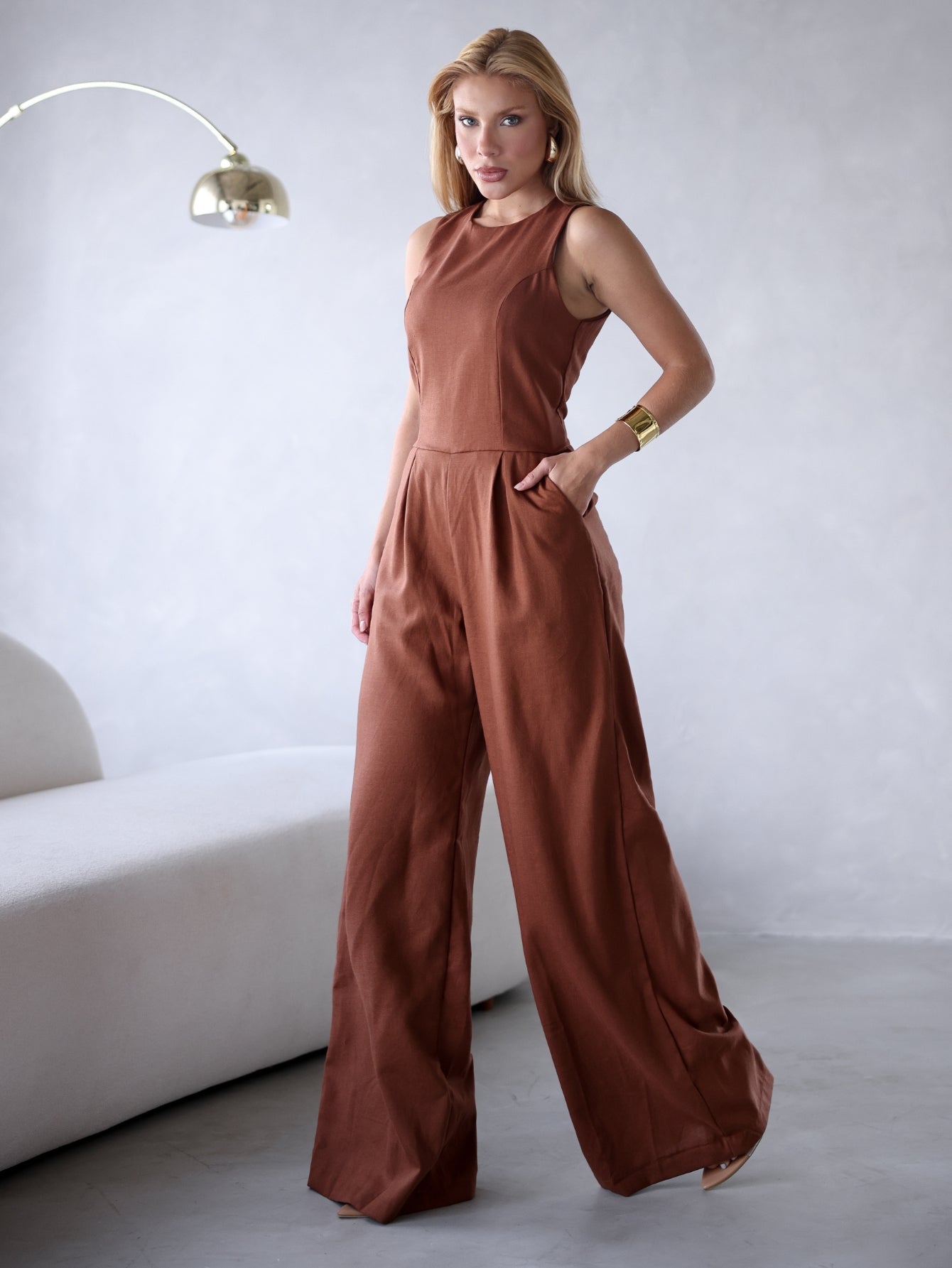 Macacão de Linho Sem Mangas Bolso Lateral Zíper nas Costas Debora