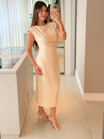 Vestido com Ombreiras e Drapeado na Cintura Ofelia