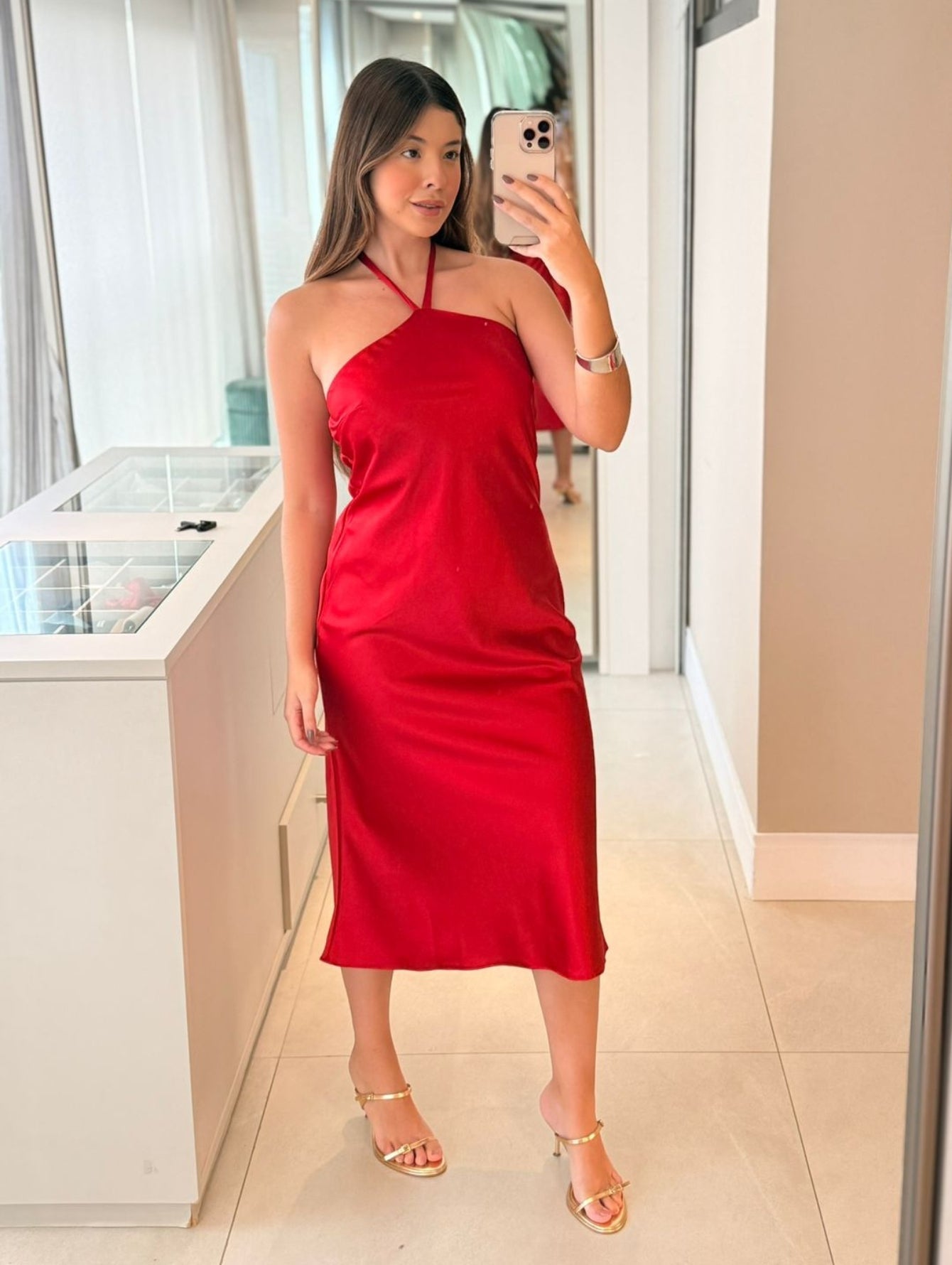 Vestido midi acetinado Sleep dress elegante e confortável Wendy