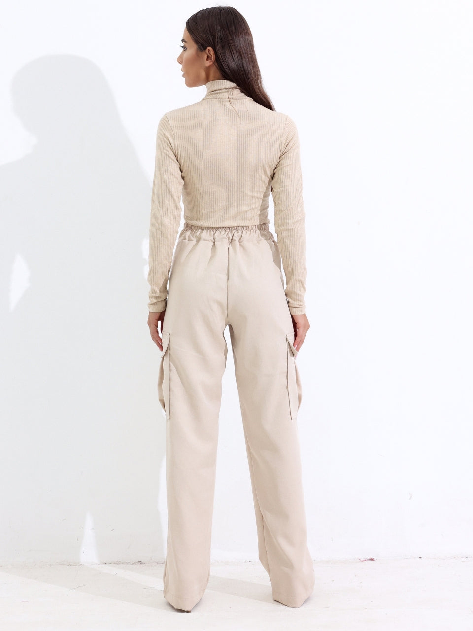 Calça Cargo Alfaiataria Clássica Cintura Média com Bolsos Renata