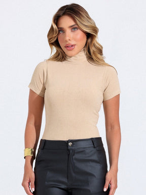 Blusa Manga Curta Canelada Gola alta Cacharrel