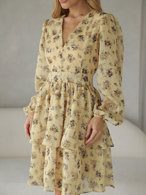 Vestido Floral com Decote V e Saia Duas Marias Cleo