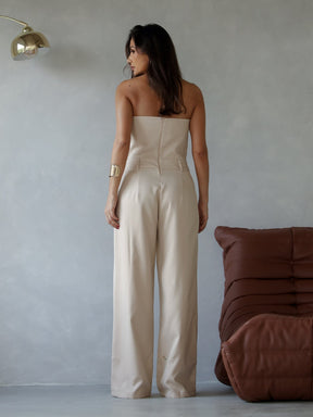 Macacão Alfaiataria tomara que caia calca reta Cecília