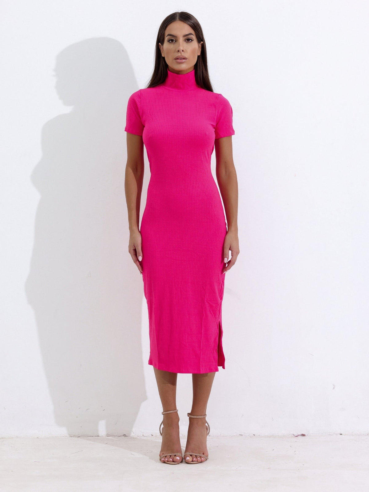Vestido Midi Gola Alta Canelado com Fenda Lateral Cacharrel Mariah