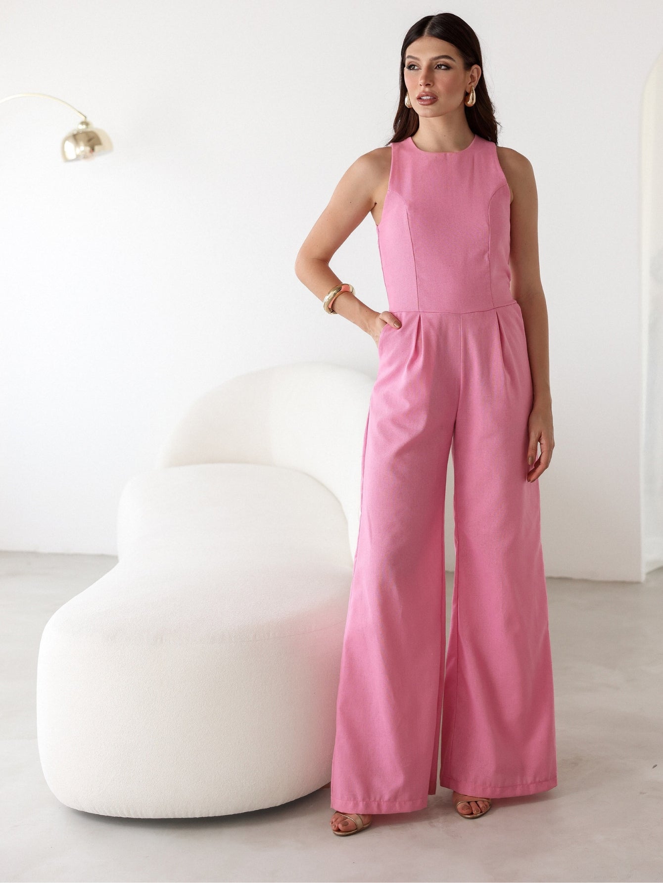 Macacão de Linho Sem Mangas Bolso Lateral Zíper nas Costas Debora