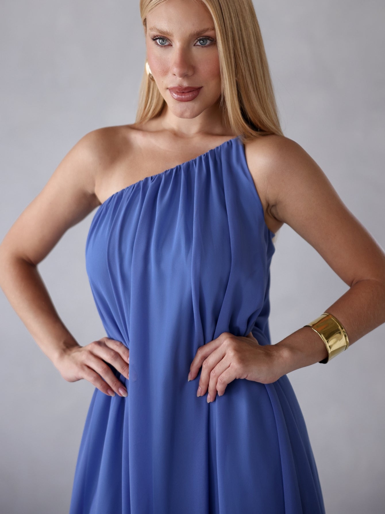 Vestido Manga Unica Fluido Curto Liliane