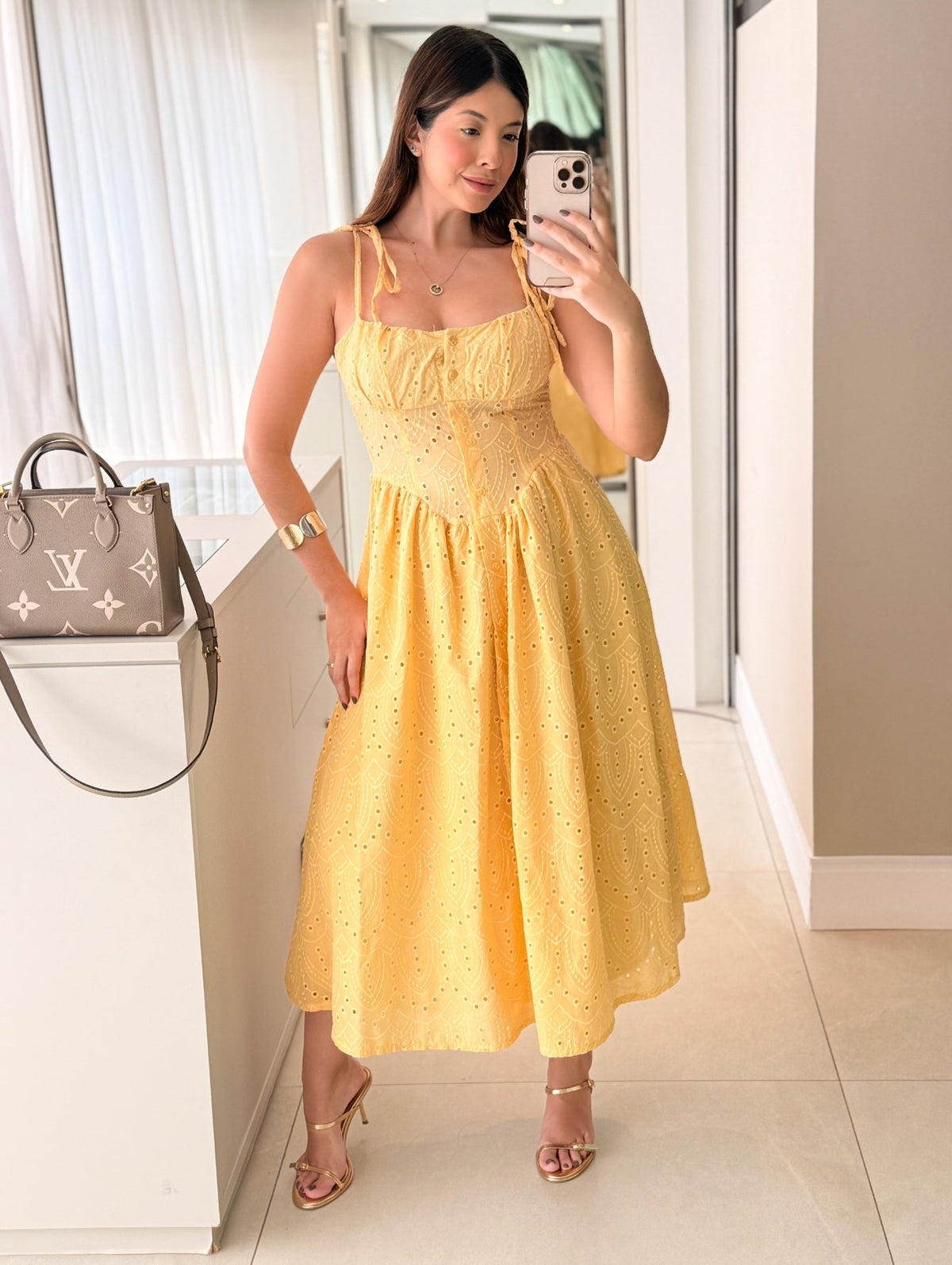 Vestido Midi Laise com Bojo e Elastico Grace