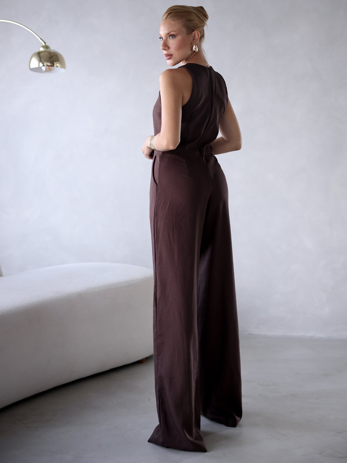 Macacão de Linho Sem Mangas Bolso Lateral Zíper nas Costas Debora