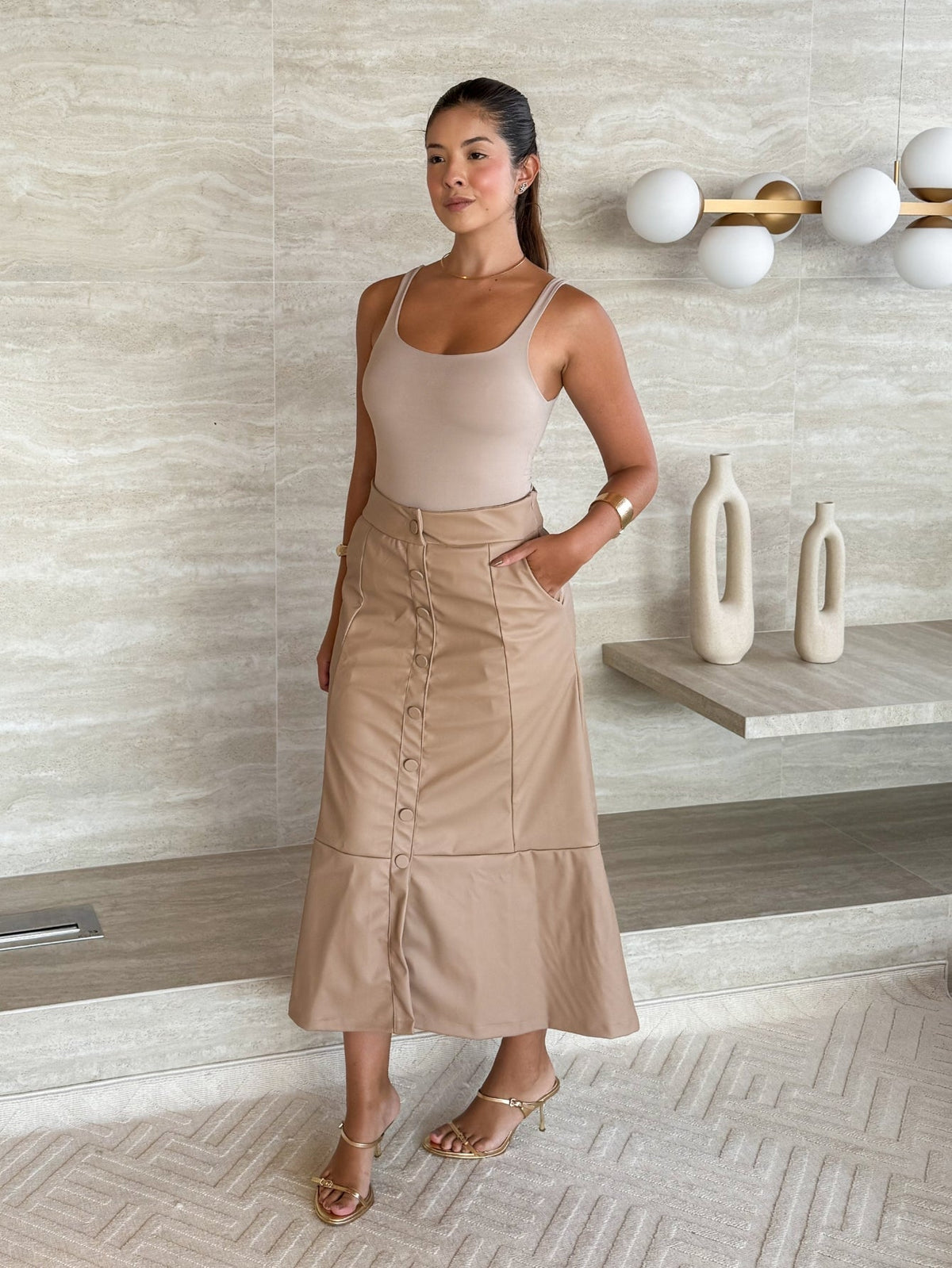 Saia Evasê de Couro Sintético Amara