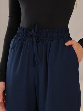 Calça Reta Alfaiataria Dominique com Elástico – Mariana