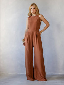 Macacão Feminino Alfaiataria Débora com Bolsos Laterais e Zíper nas Costas