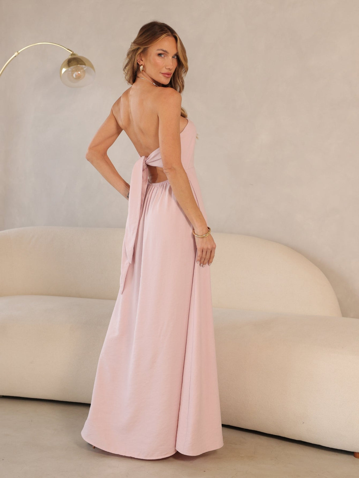 Vestido Longo Mayara em Alfaiataria Sensoriale – Tomara que Caia com Laço nas Costas