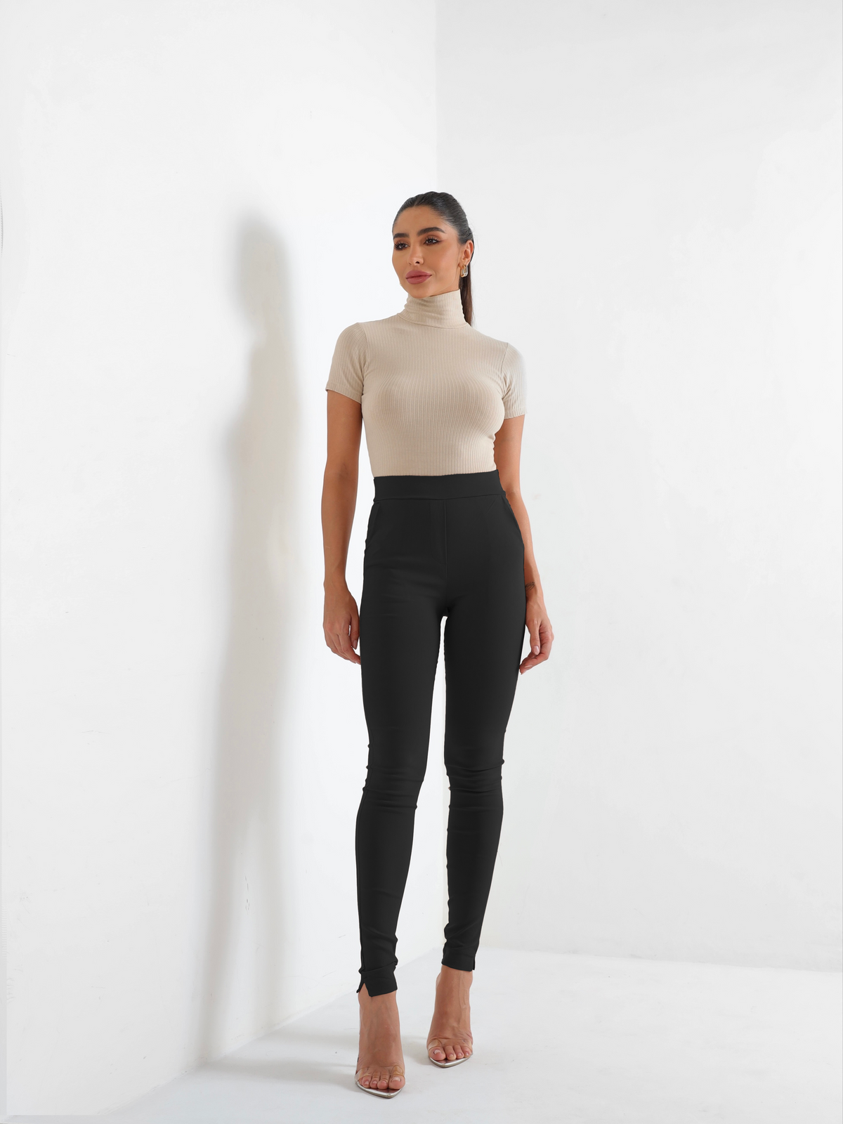 Calça Melinda Feminina Skinny em Bengaline Poliamida