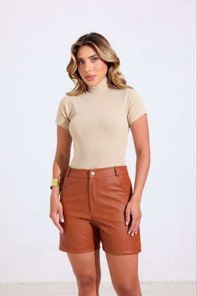 Shorts Feminino Cintura Alta em Couro Sintético Rebeca
