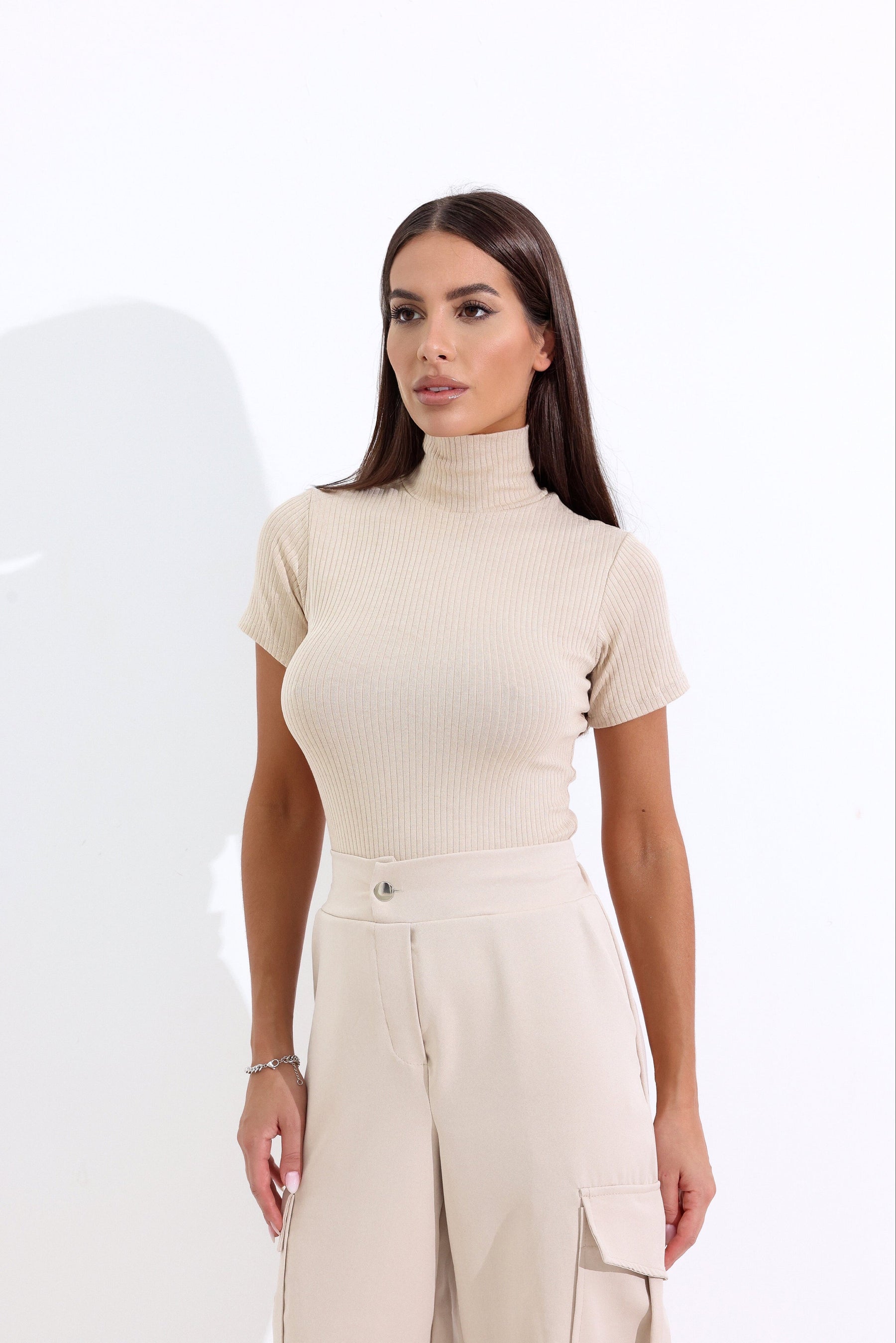 Blusa Manga Curta Canelada Gola alta Cacharrel