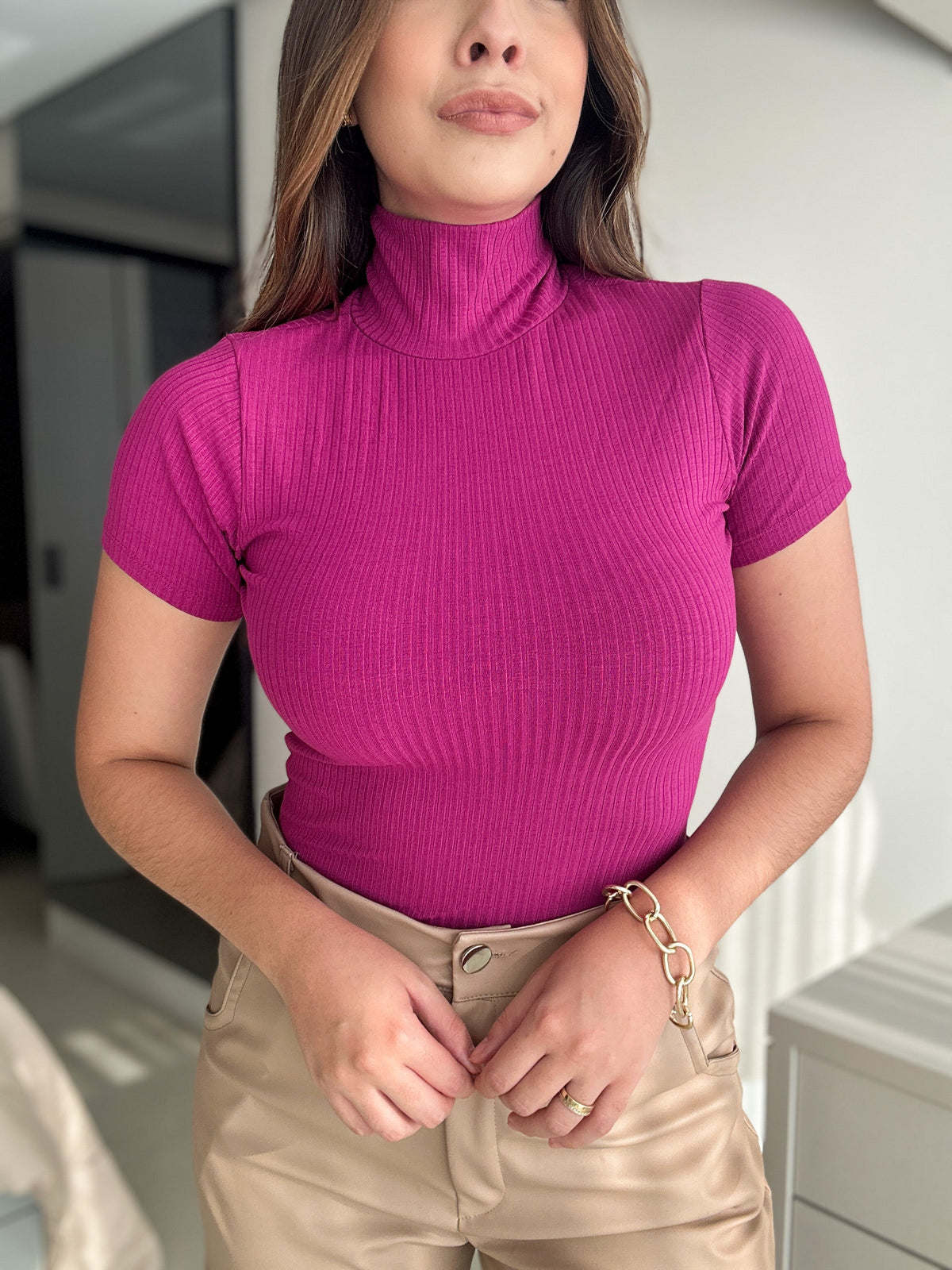 Blusa Manga Curta Canelada Gola alta Cacharrel