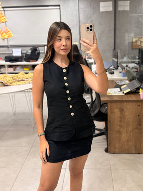 Conjunto Ester em Viscose texturizada shorts saia clássico com regata com botões naturais