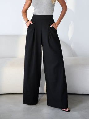 Calça Pantalona Alfaiataria Cintura Alta com Elástico e Bolso Lateral Carmela