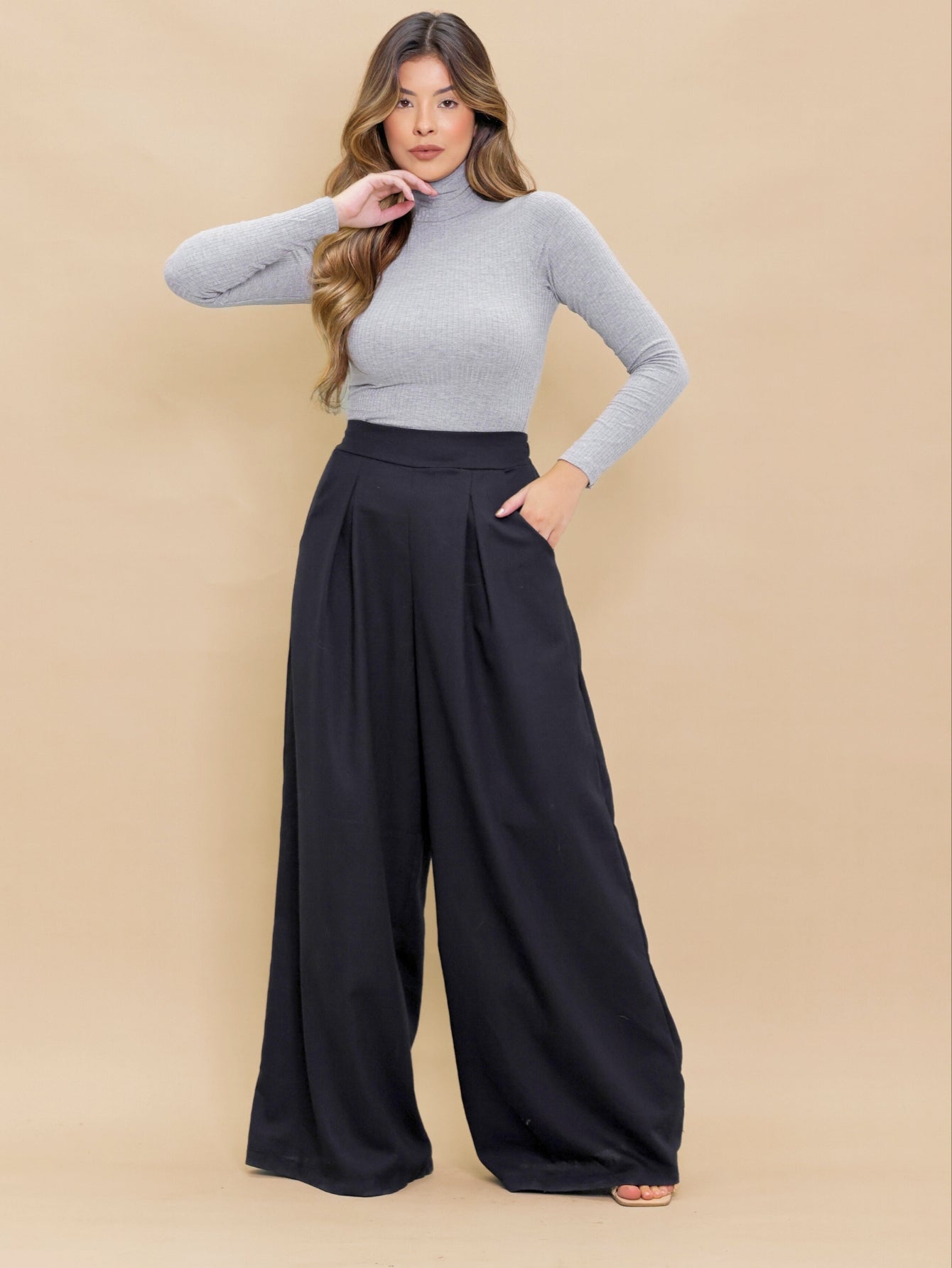 Calça Pantalona de Linho Cintura Alta com Elástico e Bolso Lateral Carmela
